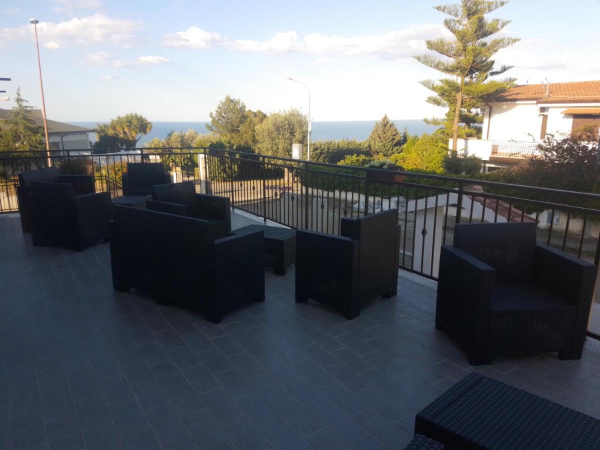 Alba De Mar B&B Roseto Capo Spulico Exterior photo