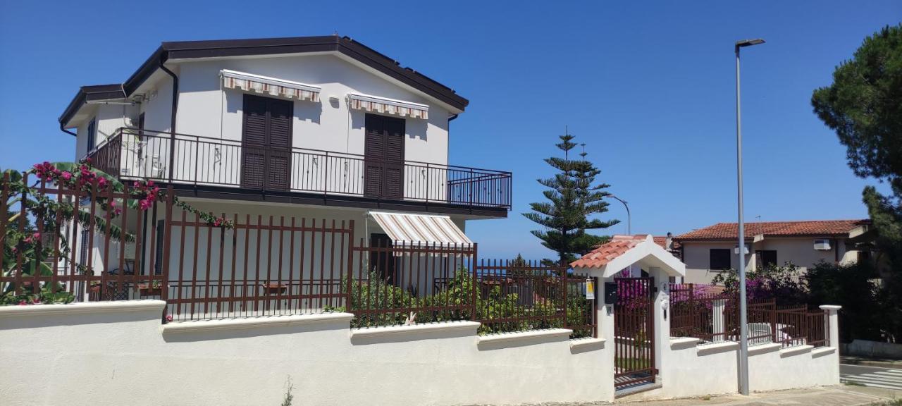 Alba De Mar B&B Roseto Capo Spulico Exterior photo